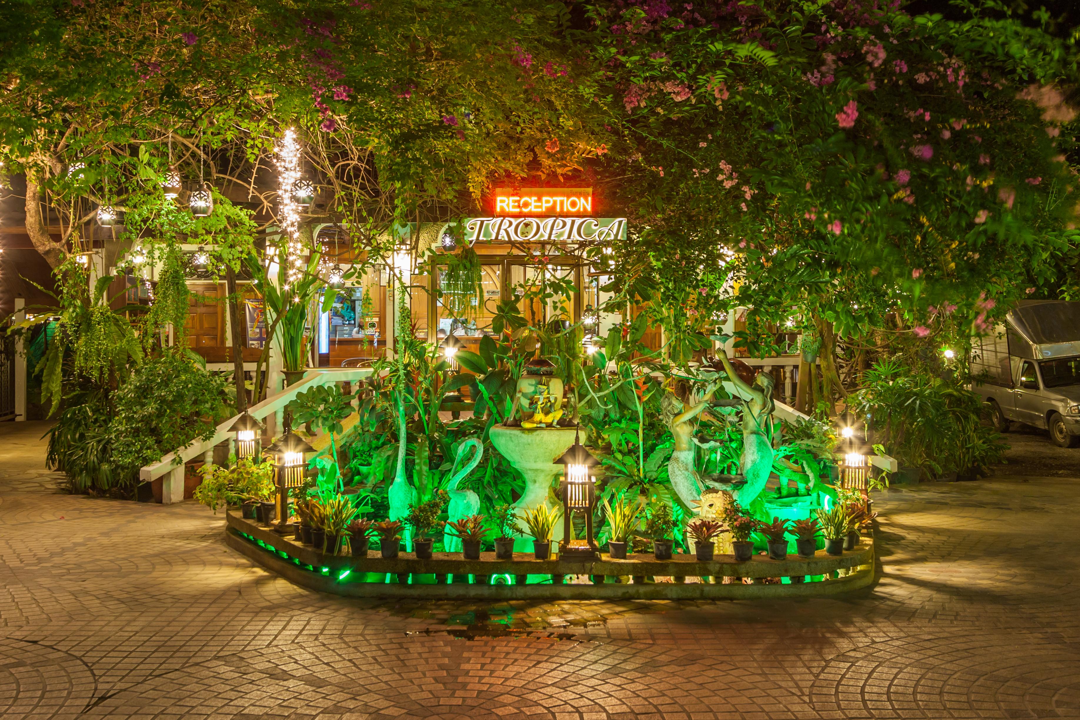 Tropica Bungalow Beach Hotel Patong Exterior foto