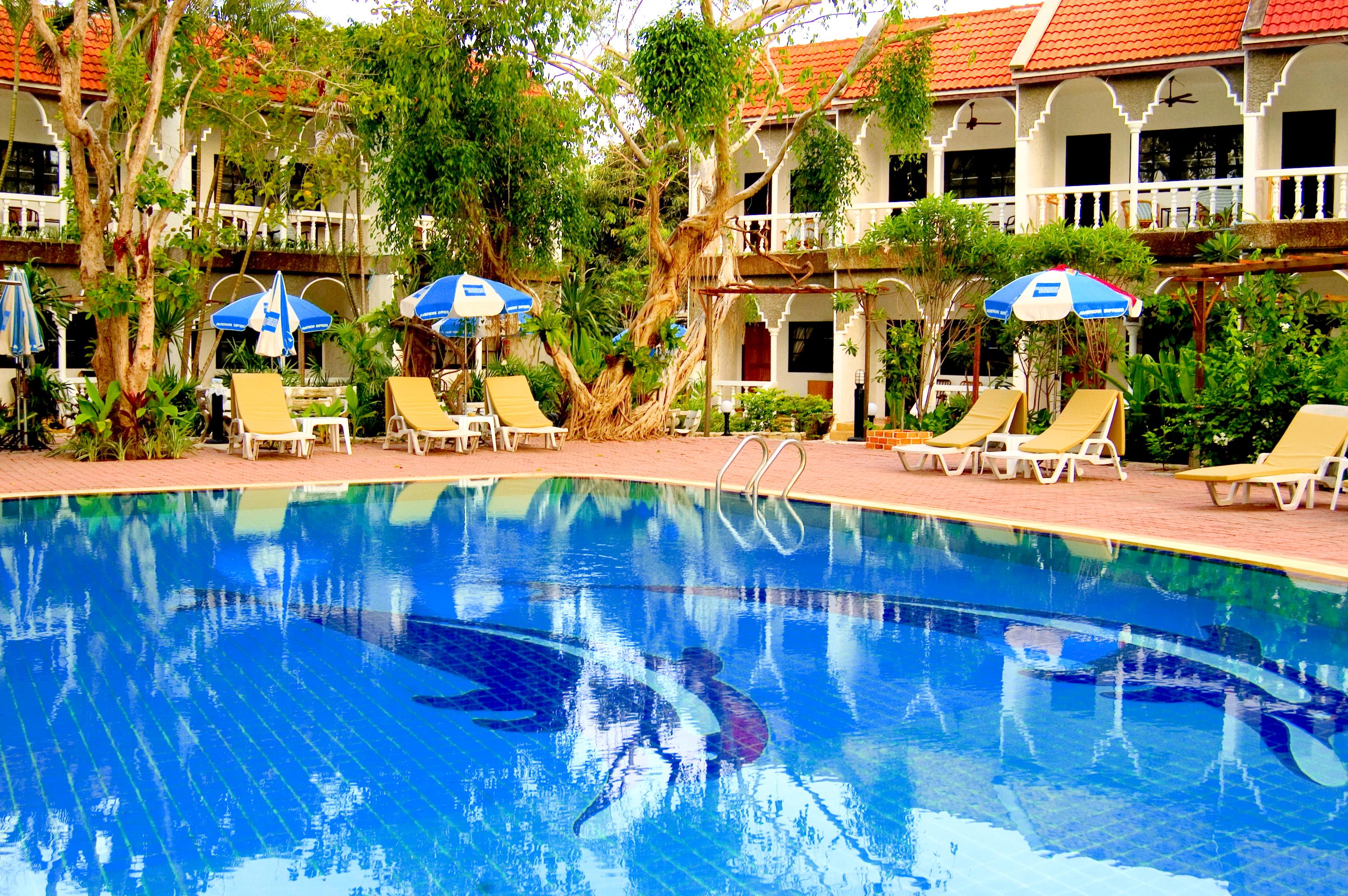 Tropica Bungalow Beach Hotel Patong Exterior foto