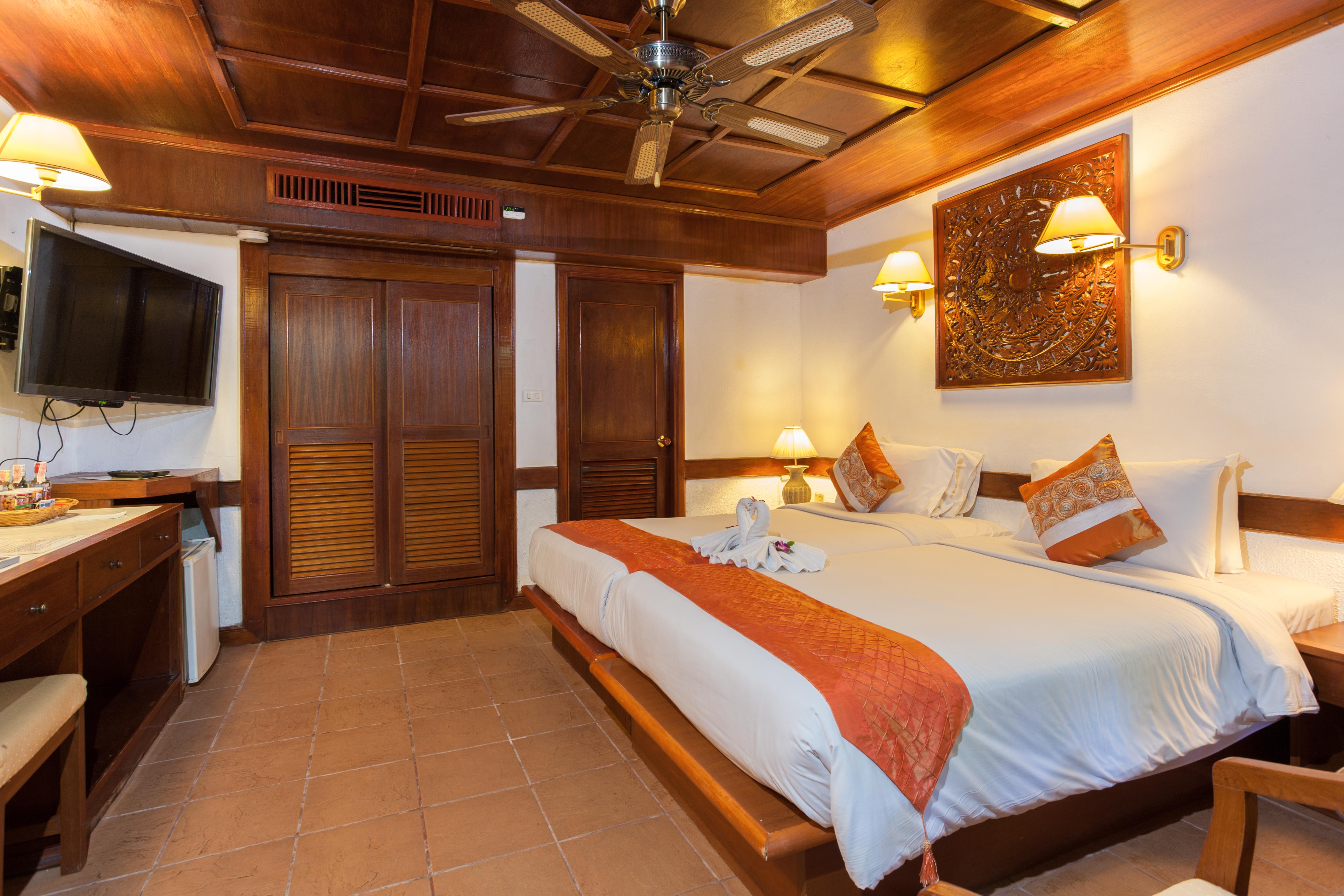 Tropica Bungalow Beach Hotel Patong Exterior foto