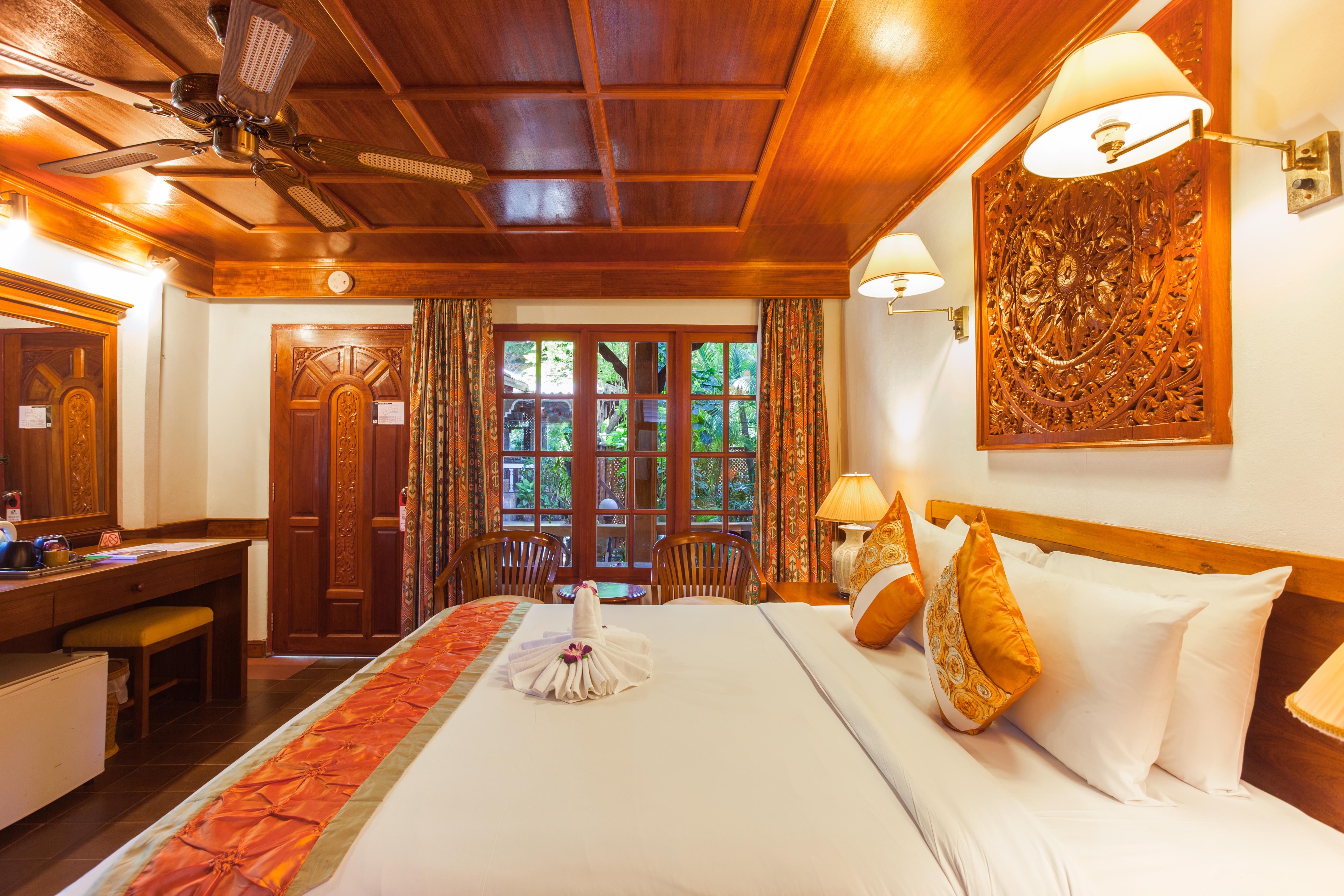 Tropica Bungalow Beach Hotel Patong Exterior foto