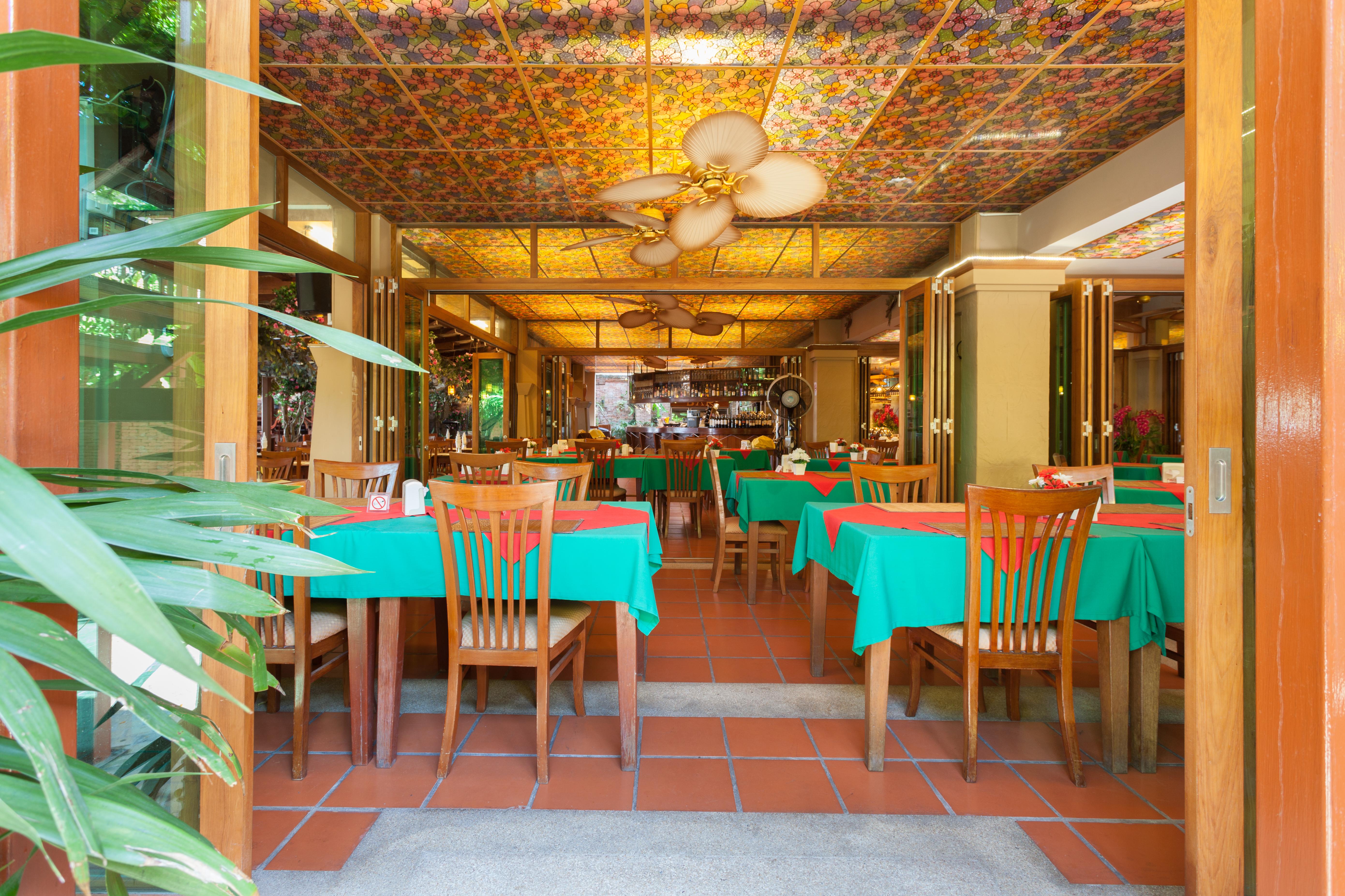 Tropica Bungalow Beach Hotel Patong Exterior foto